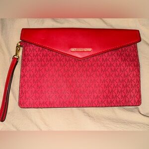 Micheal Kors Clutch